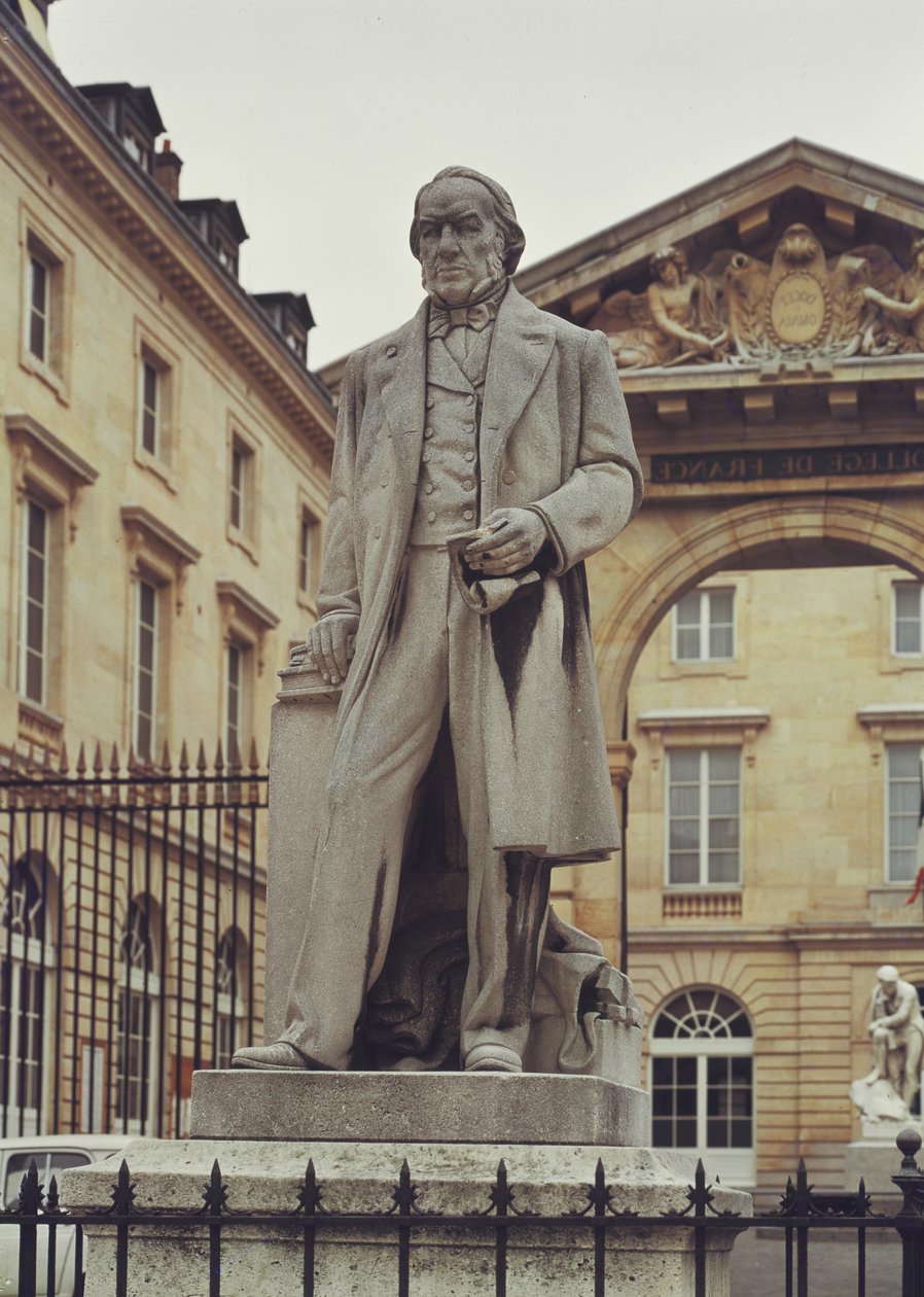 Statue de Claude Bernard (1813-78) devant le Collège de France - R. Coudegues