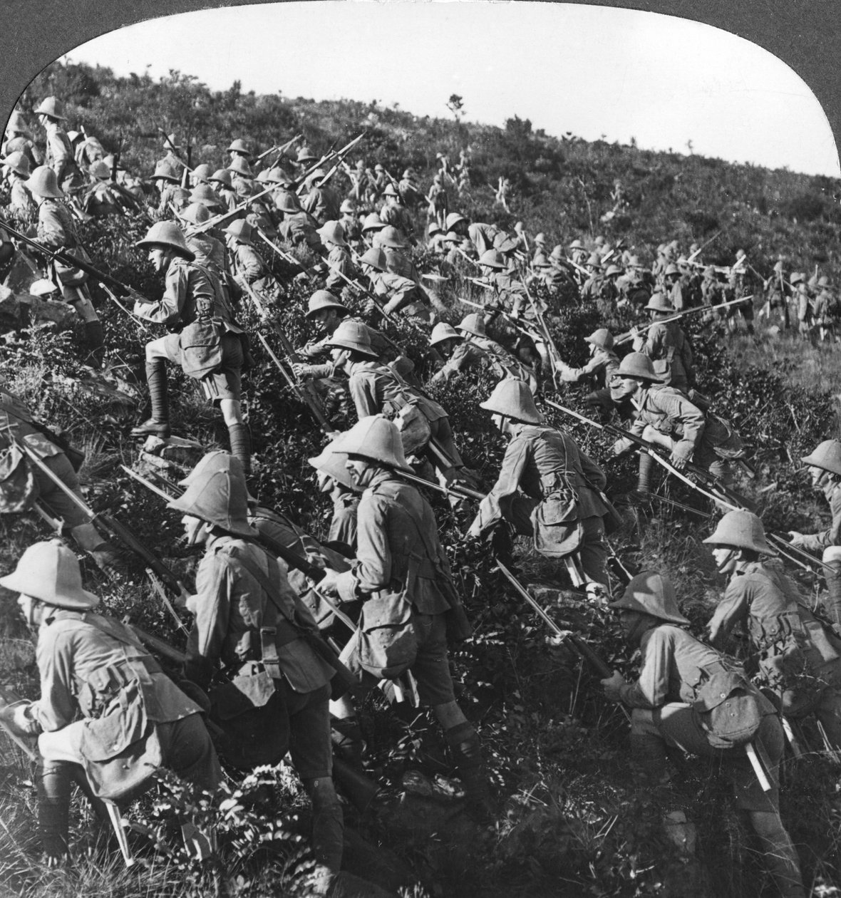 Ils avancent, la véritable ruée de nos troupes à Gallipoli, Turquie, Première Guerre mondiale, 1915 - Realistic Travels Publishers