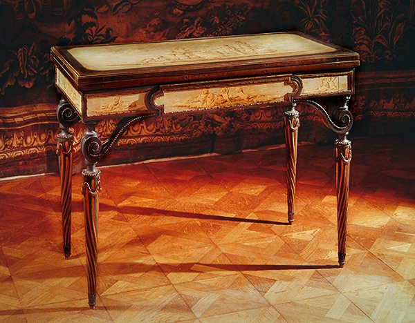 Table de jeux ayant appartenu à Marie-Antoinette - Rene Dubois
