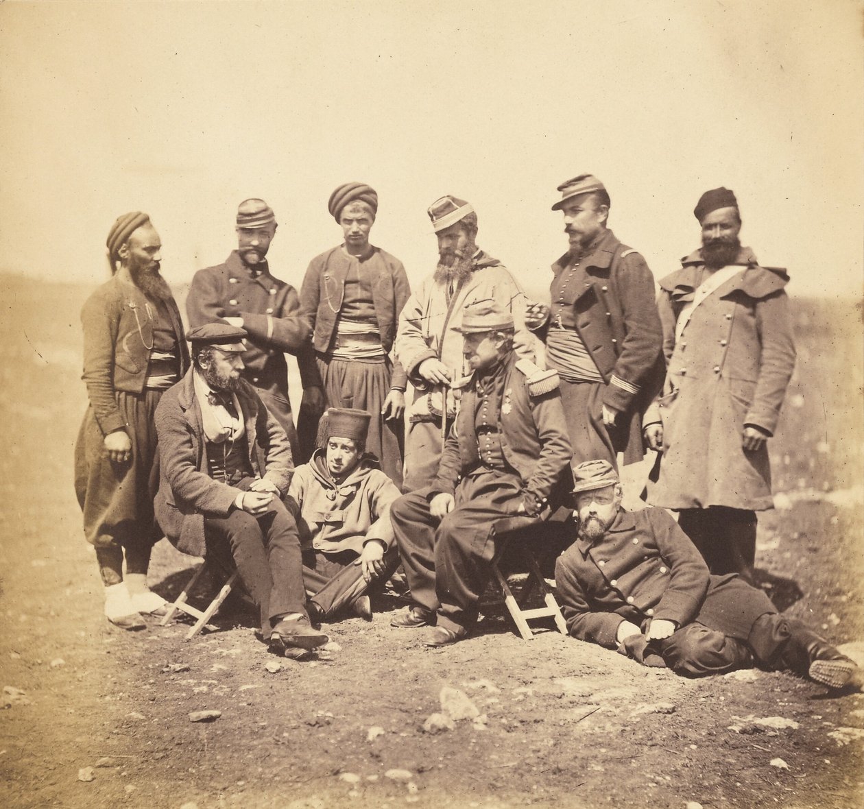 Le général Cissé, ainsi que les officiers et les soldats de la division du général Bosquets [sic]. - Roger Fenton