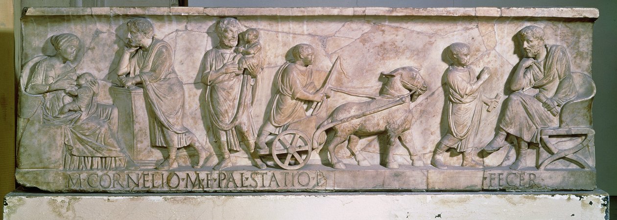 Sarcophage de Cornelius Statius représentant des scènes de la vie d