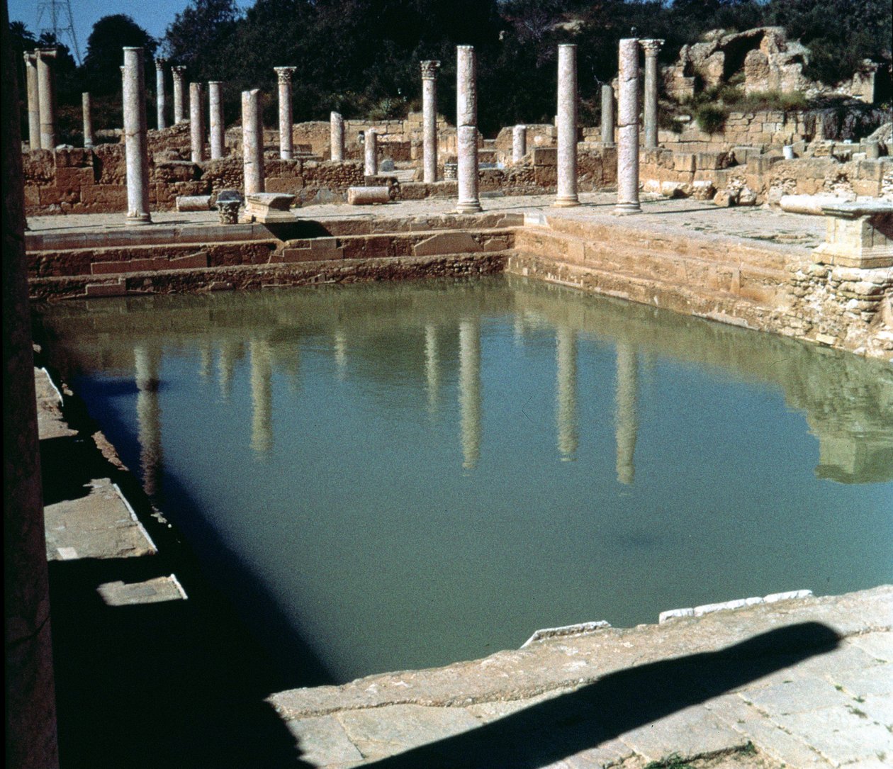 Vue des bains - Roman