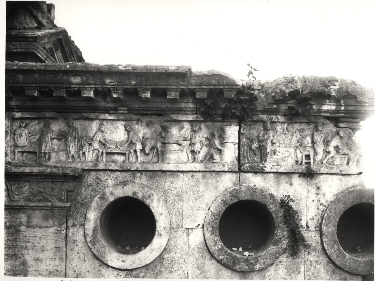 Relief de la frise représentant le processus de fabrication du pain, c.30 av. J.-C. (détail) - Roman