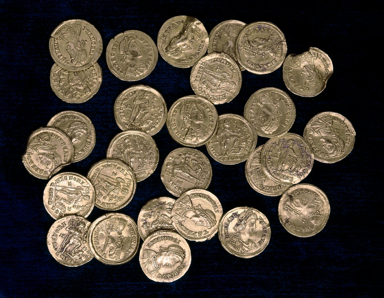 28 pièces de monnaie de la période de l