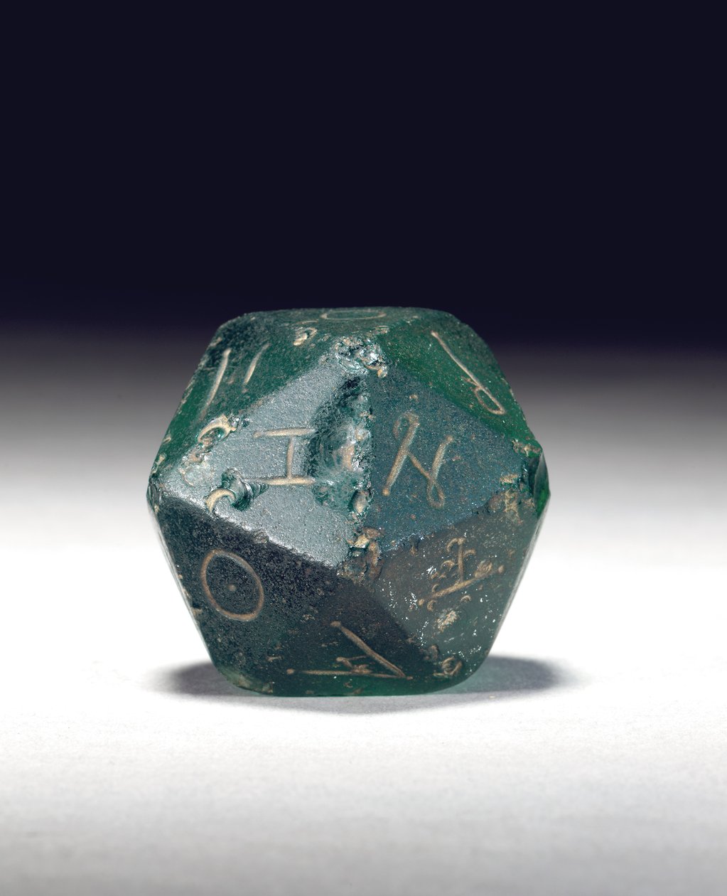 Dé à jouer, vers 2e siècle après J.-C. (verre) - Roman Roman