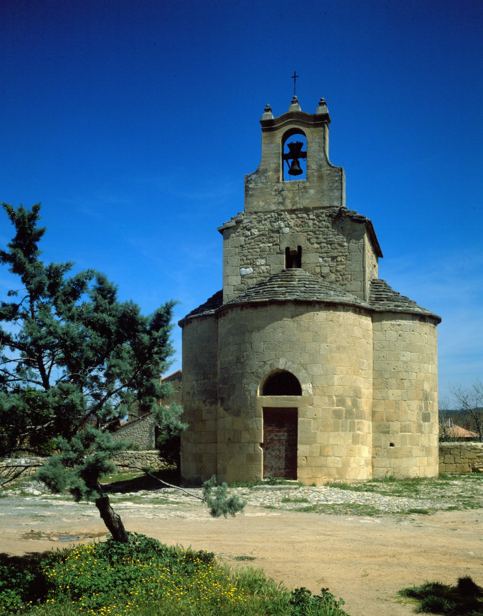 Chapelle romane, Sainte Croix, à Peyrolles en Aix-en-Provence - Romanesque