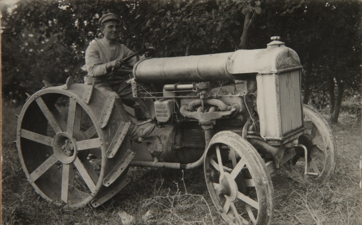 Premier tracteur - Russian Photographer