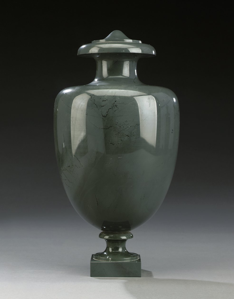 Un des deux vases Kalkan, Peterhof, c.1800 - Russian School