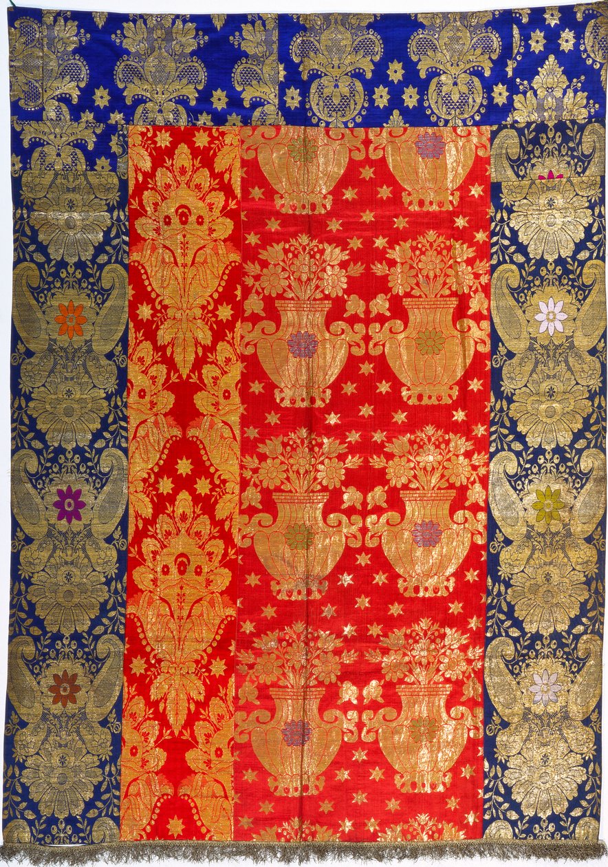 Plusieurs couvertures en brocart tissées avec du fil doré, avec satin et damas - Russian School