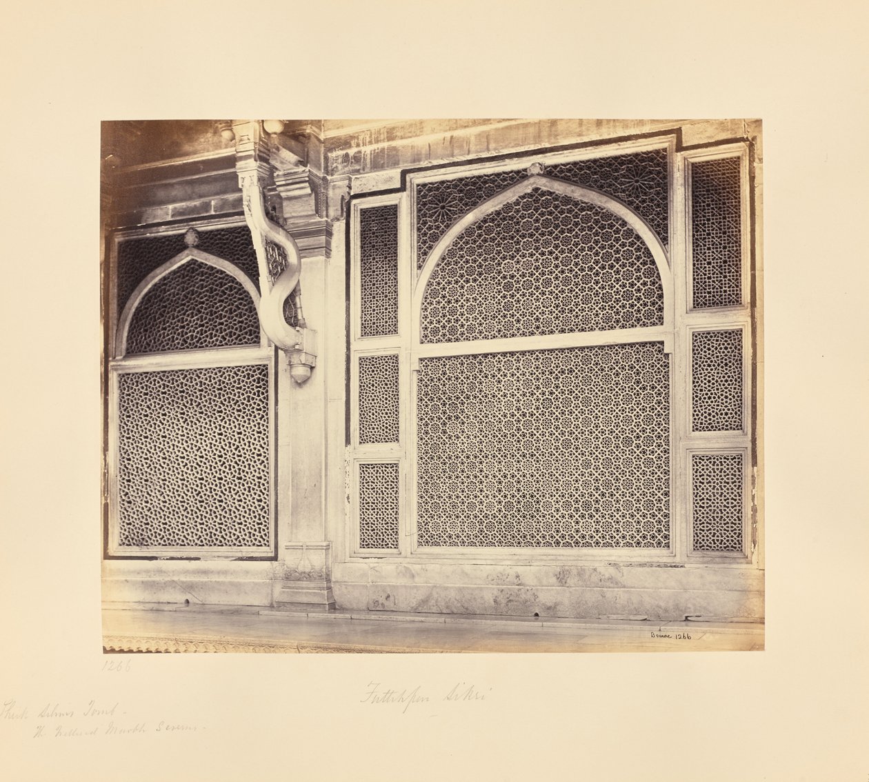 Fatehpur Sikri; deux claustras en marbre dans le tombeau du cheikh Selim Chishti - Samuel Bourne