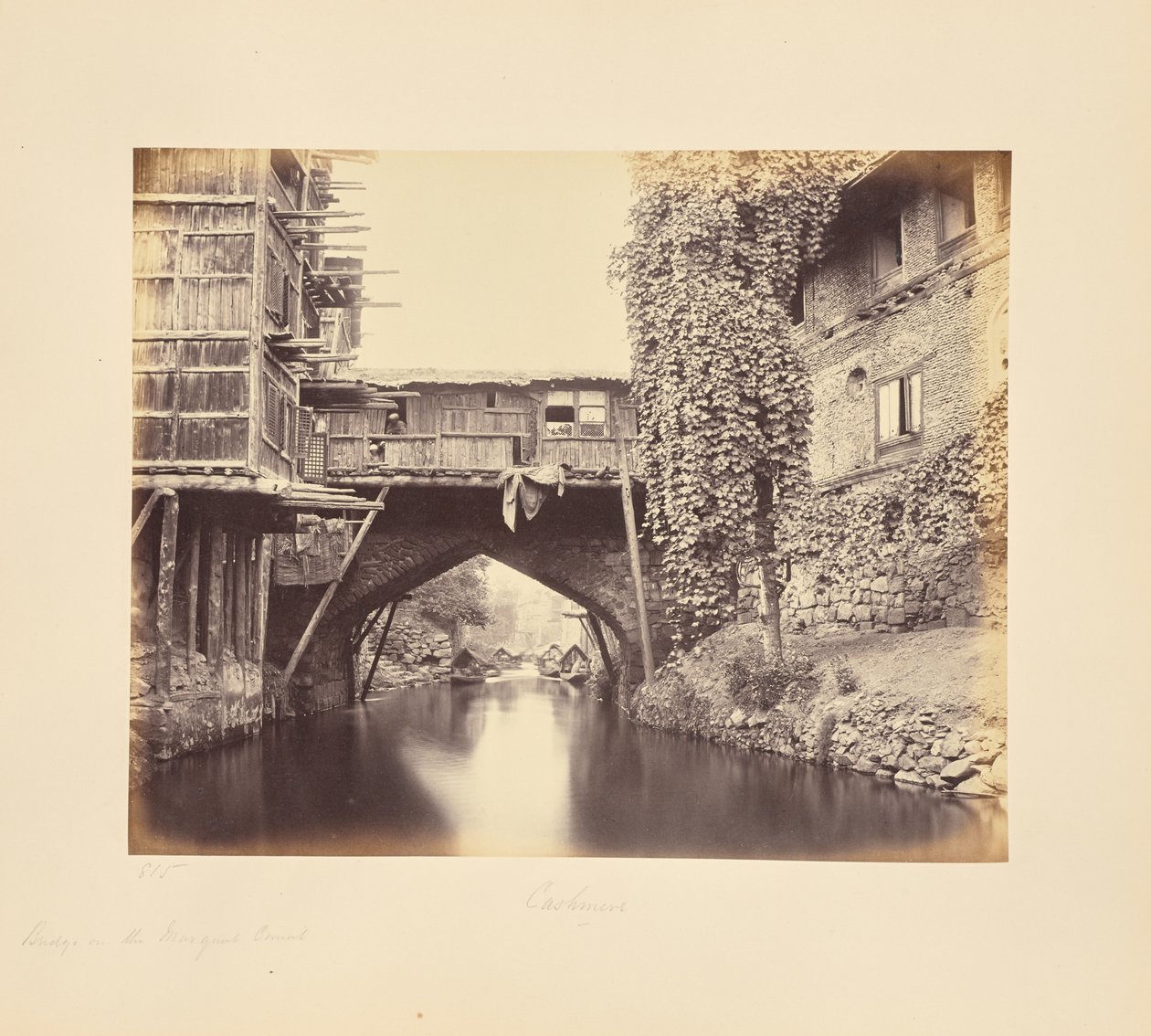 Srinagar ; un pont sur le canal Marqual - Samuel Bourne