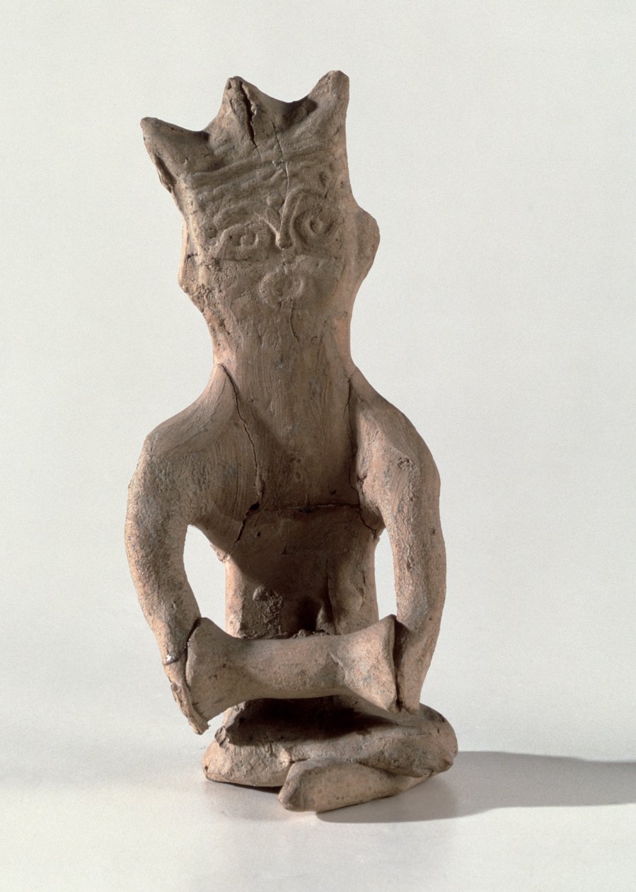 Figure assise en tailleur avec un objet supposé être un tambour, de Suse, Iran, IVe-VIe siècle après J.-C. - Sasanian School