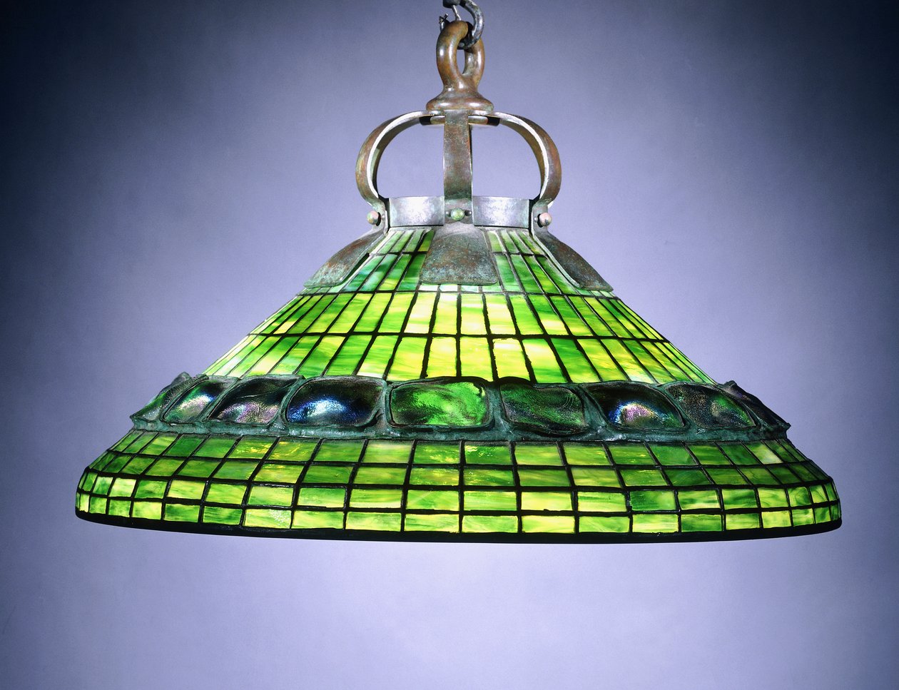 Lustre en bronze et carreaux de verre plombé en forme de carapace de tortue - School American