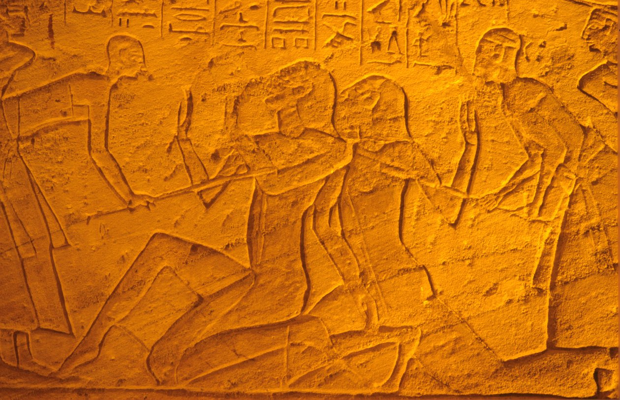 Égypte ancienne, peinture murale/sculpture, prisonniers hittites battus avec des bâtons, Temple de Ramsès II et Néfertari, Abou Simbel - School Egyptian
