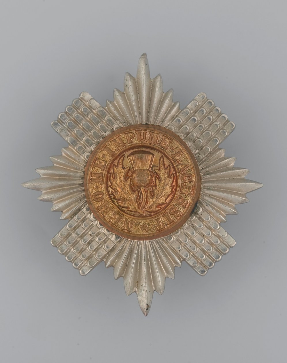 Insigne de casquette, vers 1896-1920 (métal) - School English