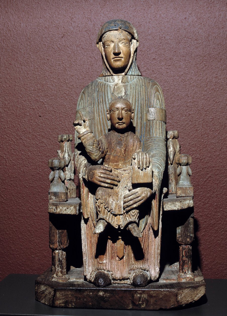 Art français : Vierge en majesté en chêne sculpté (Auvergne), Moyen Âge. Riom, Musée Francisque Mandet - School French