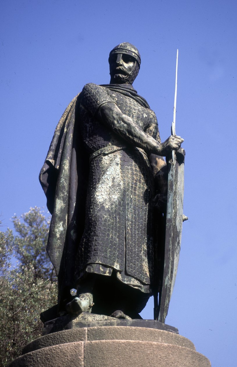 Statue du roi Afonso I, Guimarães, Portugal - School Portuguese