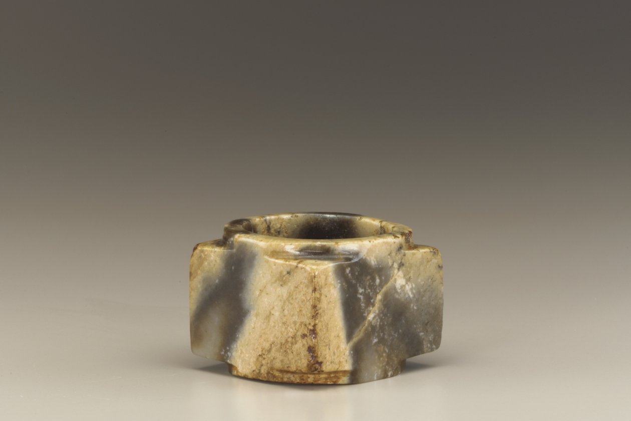 Tube court (cong) - Shang Dynasty Chinese School