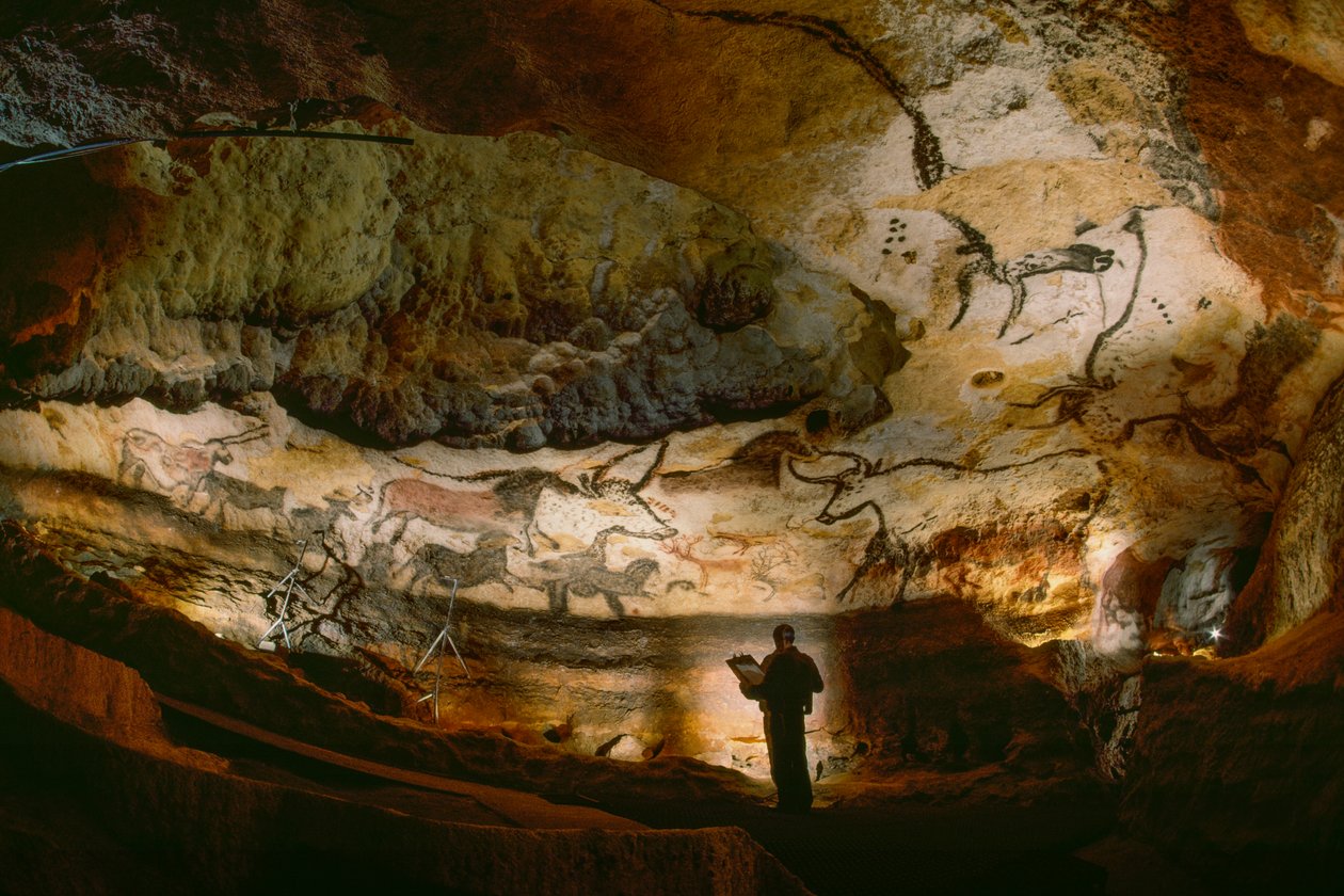 Salle des Taureaux, murs de calcite à Lascaux. - Sisse Brimberg