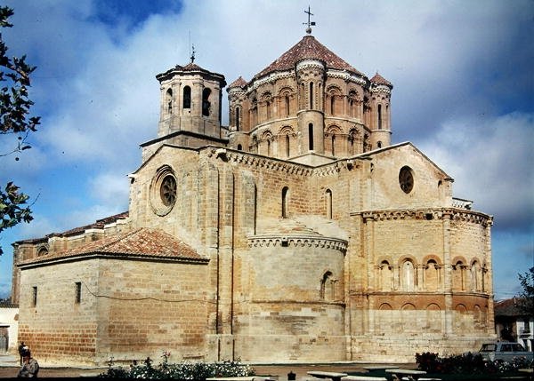 Vue de la collégiale de Santa Maria la Mayor, construite vers 1160 - Spanish School