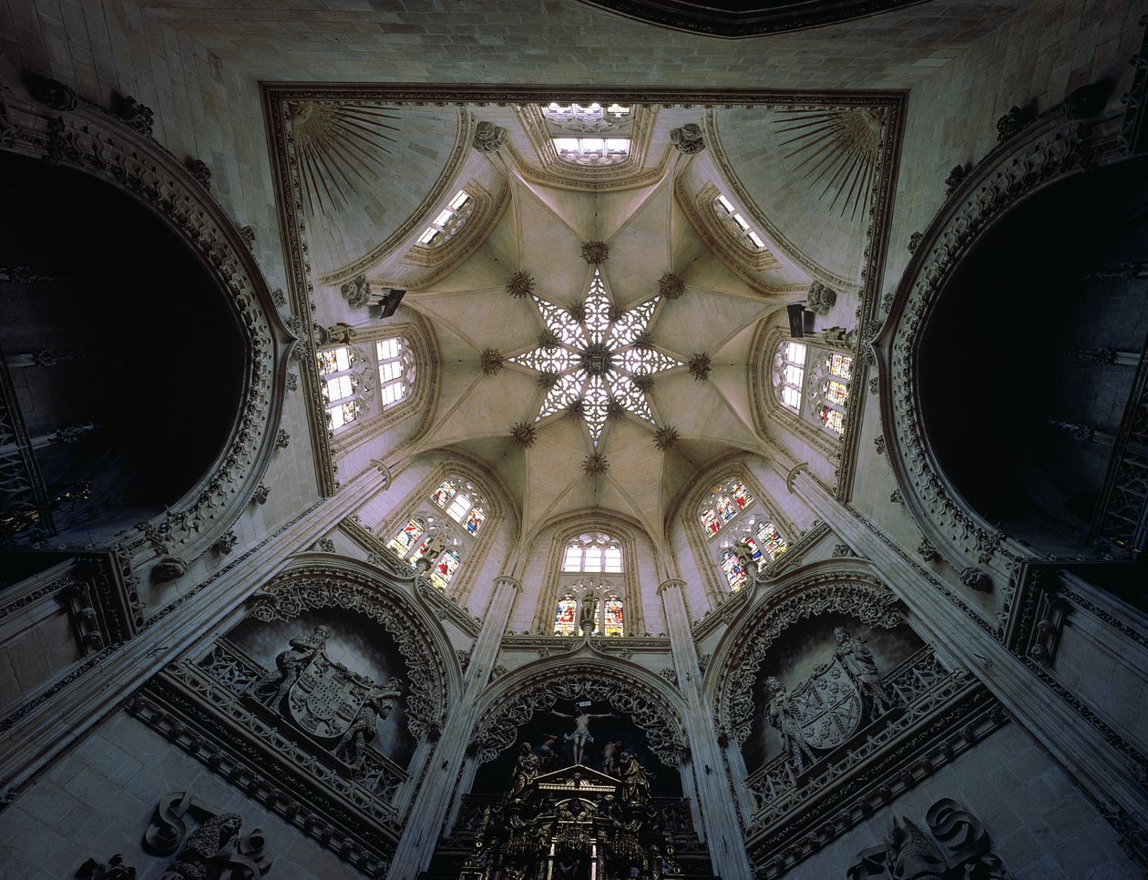 Le plafond de la Capilla del Condestable, fin du 15e siècle - Spanish School