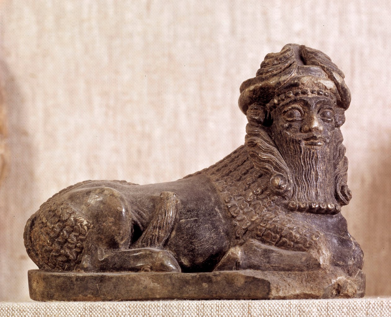 Antiquité orientale : taureau androcephale. Statuette en bronze et argent. Période sumérienne. De Sumer. Paris, Musée du Louvre - Sumerian Sumerian