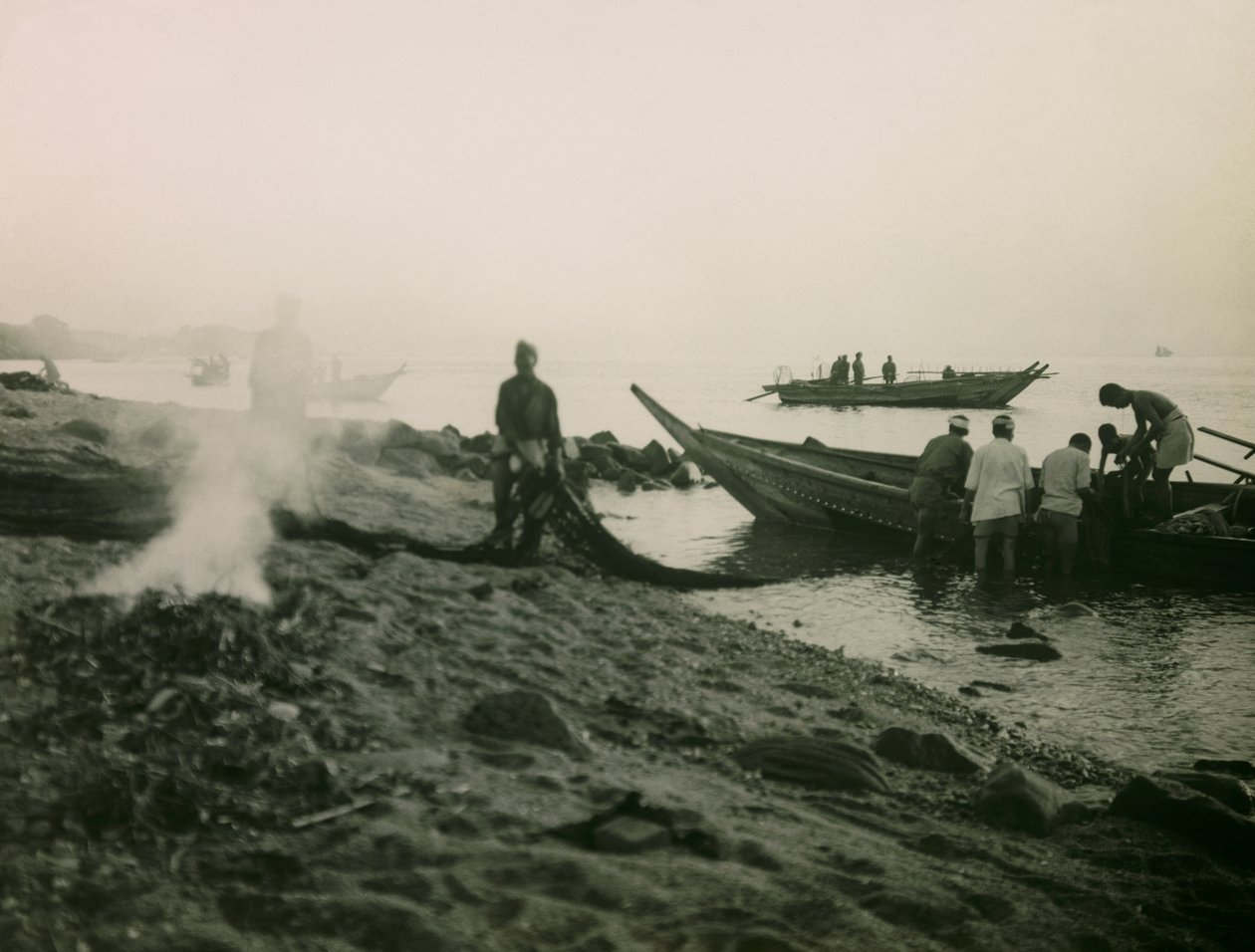 Le retour des pêcheurs japonais vers 1900 - 1915 (photographie) - Teijiro Takagi