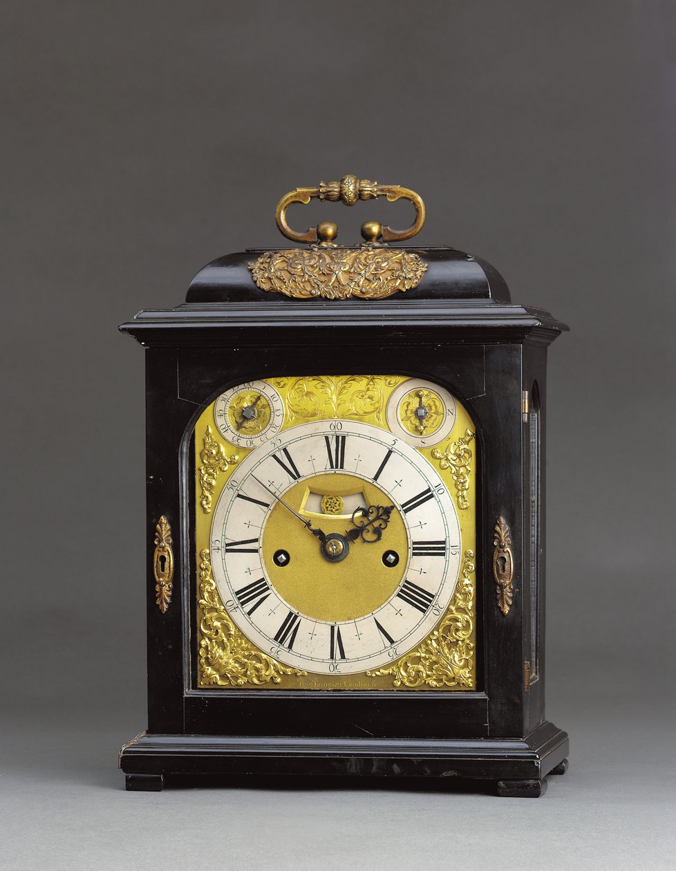 Horloge de bracket frappante montée de James II avec répétition de quart de tirage, no. 166, vers 1690-95 - Thomas Tompion