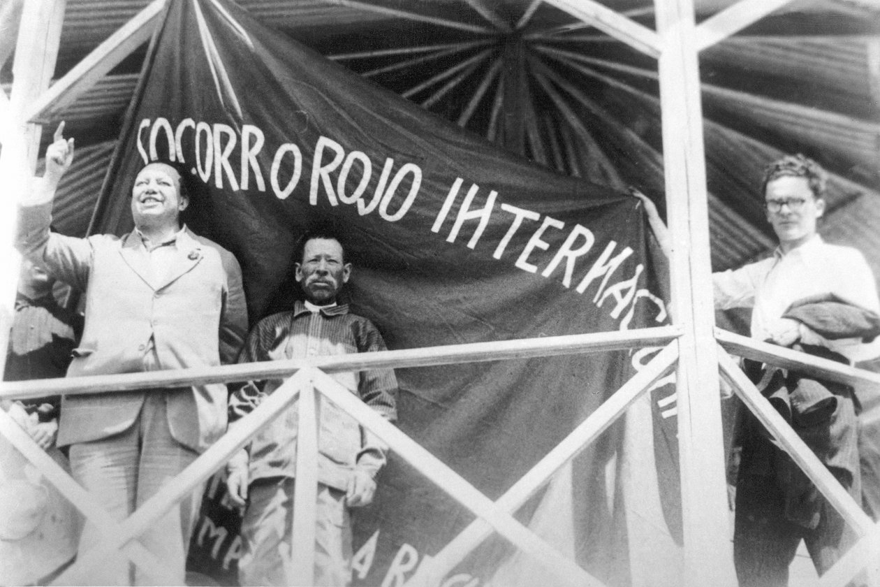 Aide Rouge Internationale : Diego Rivera à un rassemblement de « Socorro Rojo International », Tizuyuca (Hidalgo), Mexique, 4 avril 1929 - Tina Modotti