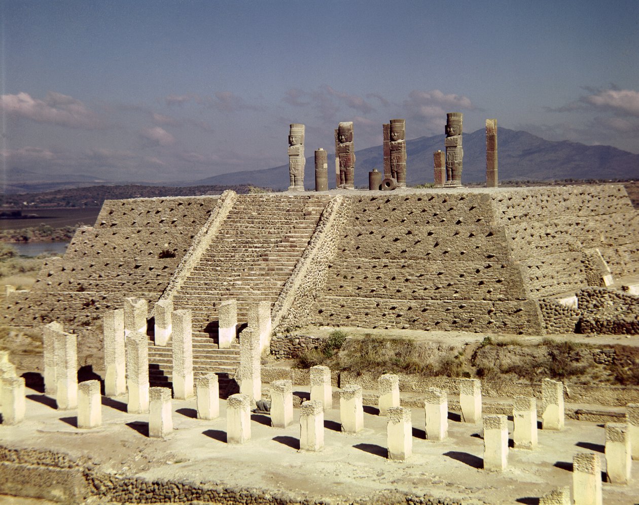 Vue de la pyramide B, précolombienne - Toltec