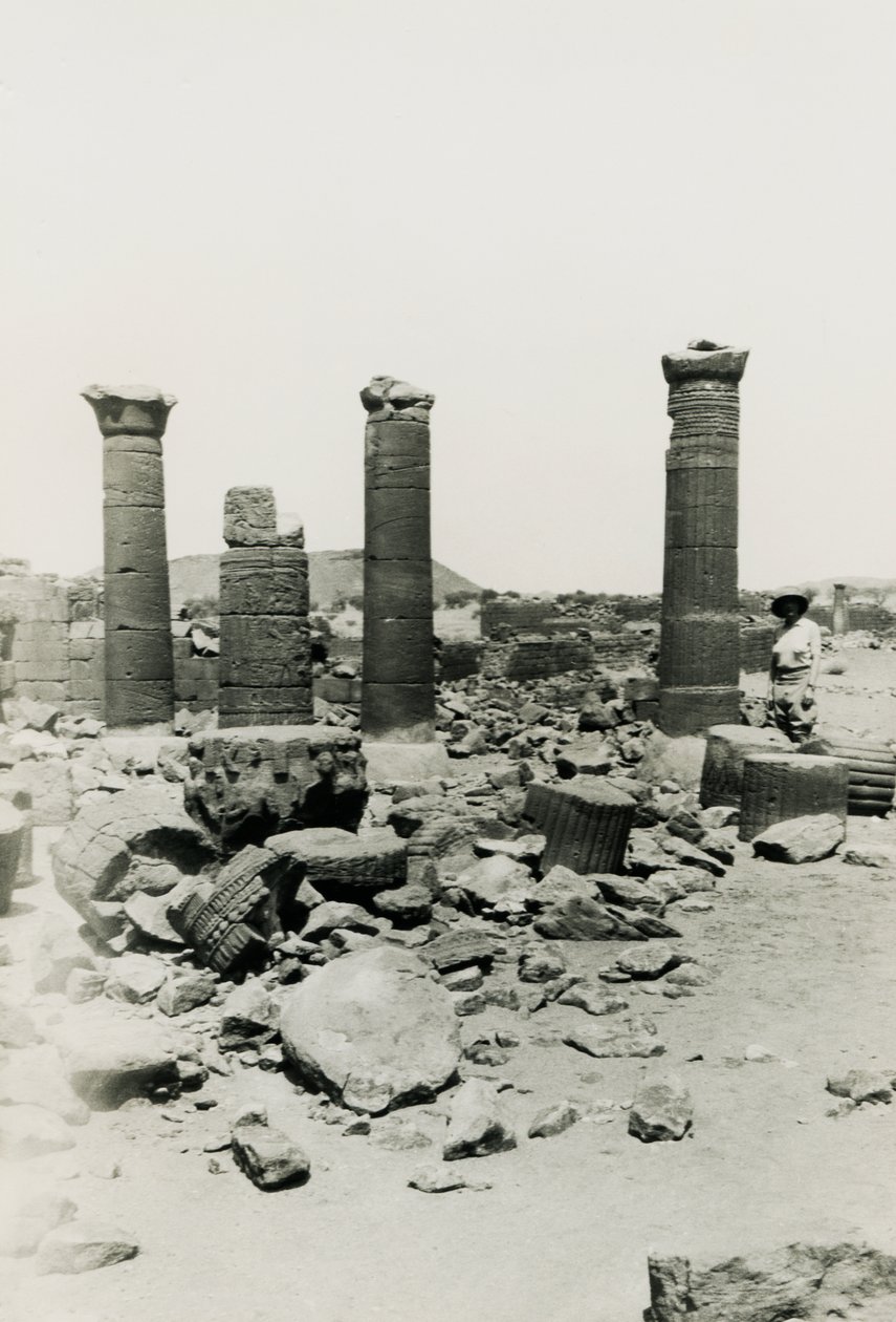 Colonnes et ruines du temple de la Grande Enceinte, Musawwarat es Sufra, Soudan, photographie d