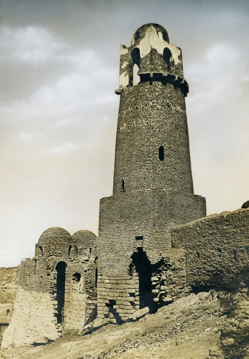 Minaret de al-Mashhad al-Bahari, près d