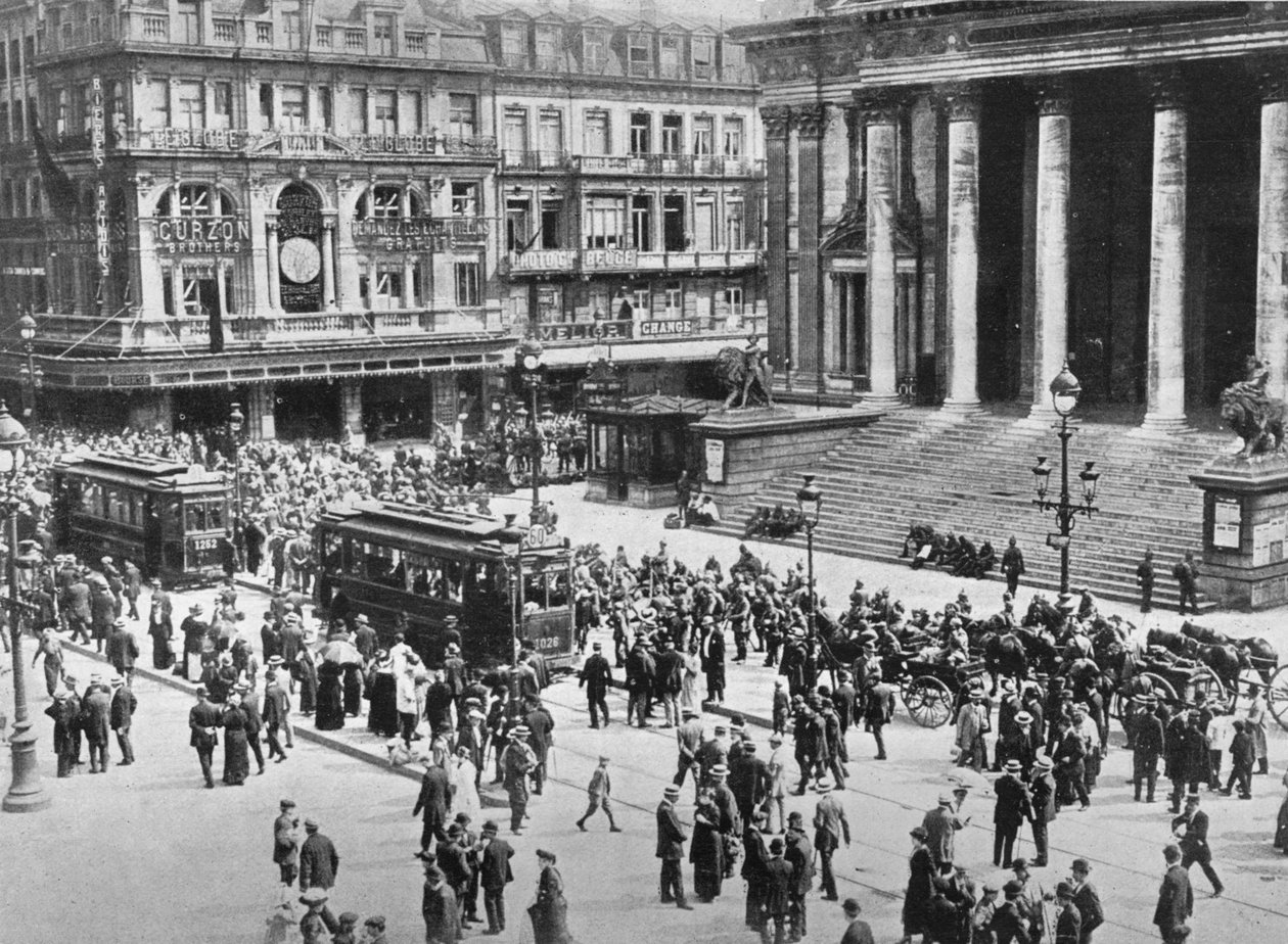 Vue de la Bourse lors du passage des troupes allemandes, 1914 - Unbekannt