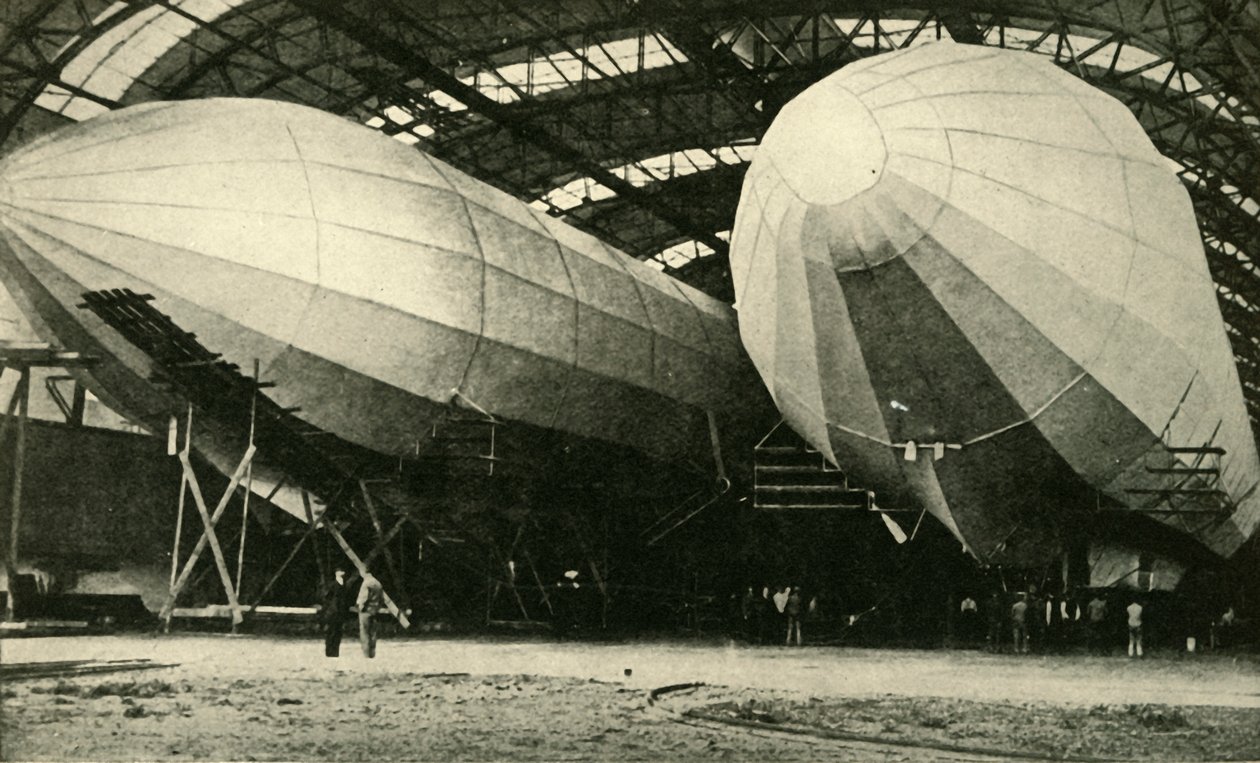 Dirigeables dans un hangar, Première Guerre mondiale - Unbekannt