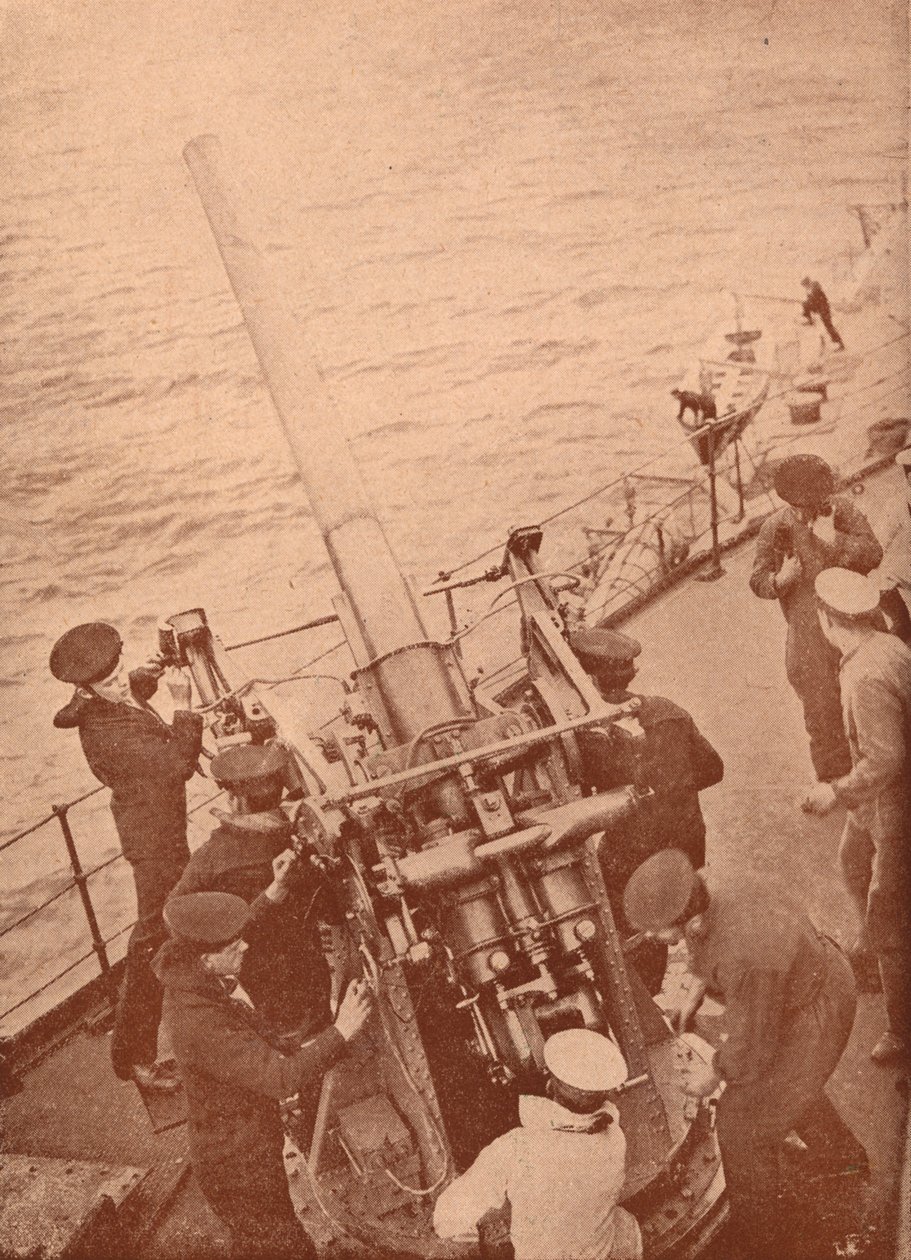 Un canon antiaérien en action sur un cuirassé britannique, vers 1917 1919 - Unbekannt