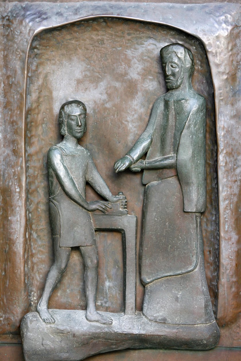 Sculpture de la porte de la basilique de l