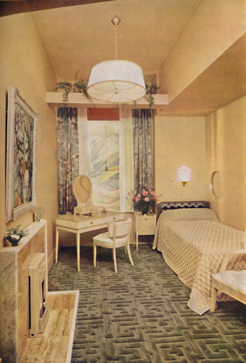 Chambre conçue par Esmé Gordon, avec tapis Wilton à motif clé grecque - Unbekannt