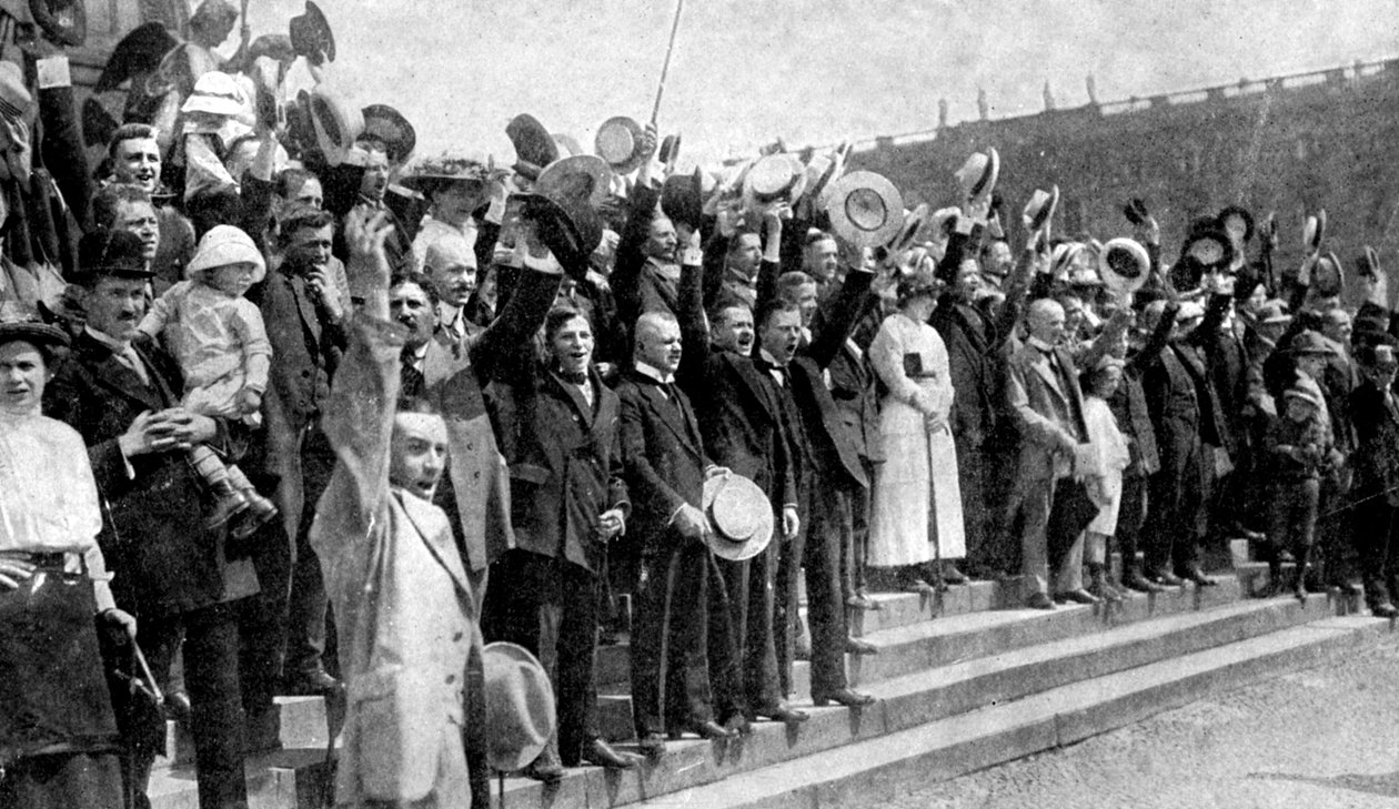 Foules acclamant lors du déclenchement des hostilités, fièvre de guerre en Allemagne, Première Guerre mondiale, 1914 - Unbekannt