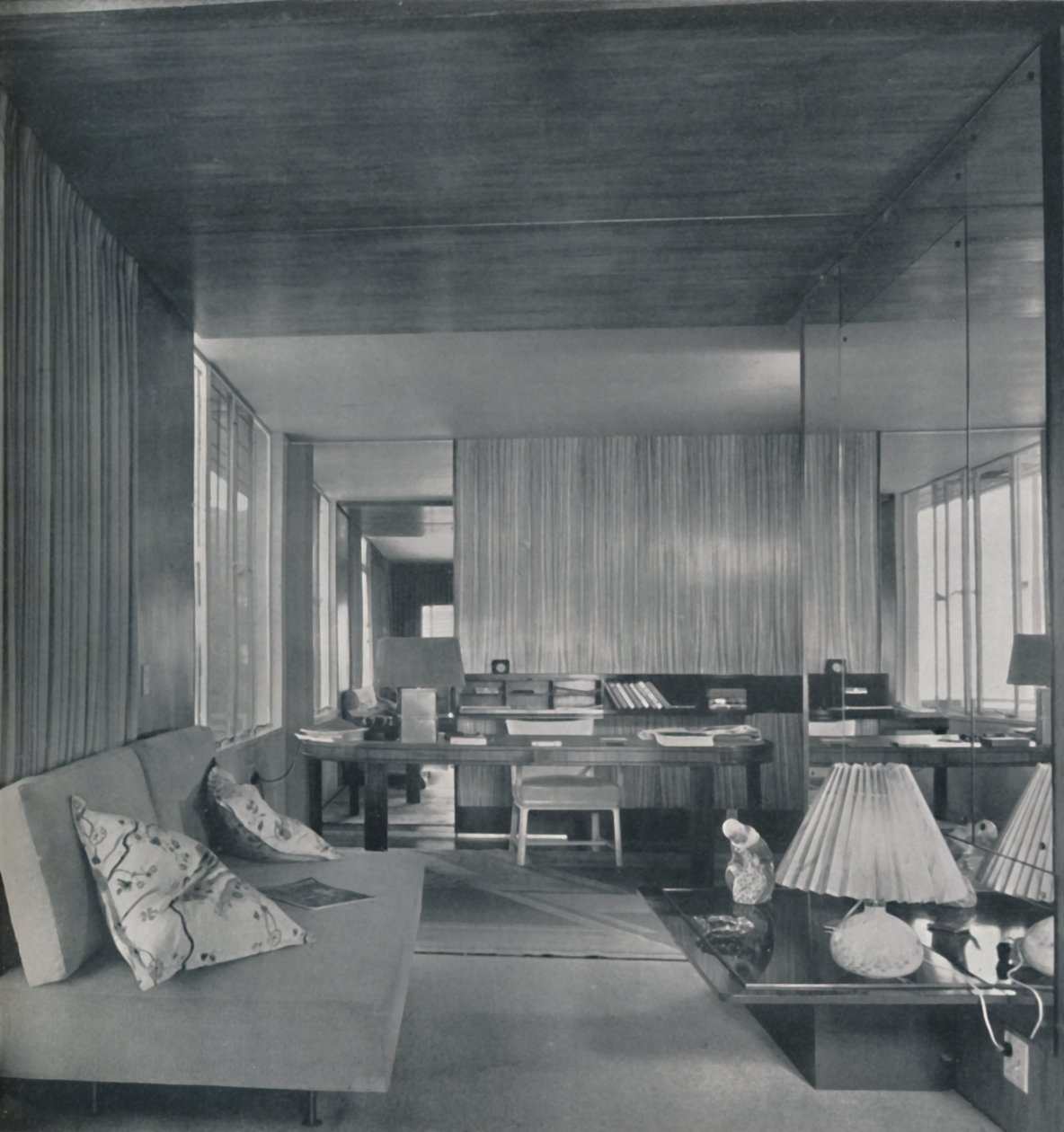 Bureau dans une chambre-salon, 1942 - Unbekannt