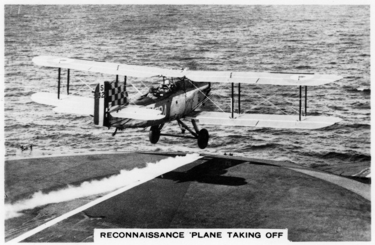 Avion de reconnaissance Fairey III F décollant du porte-avions HMS Courageous, 1937 - Unbekannt