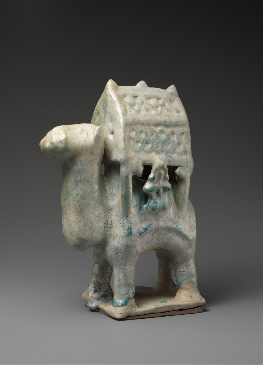 Figurine en forme de chameau portant un palanquin et deux cavaliers - Unbekannt
