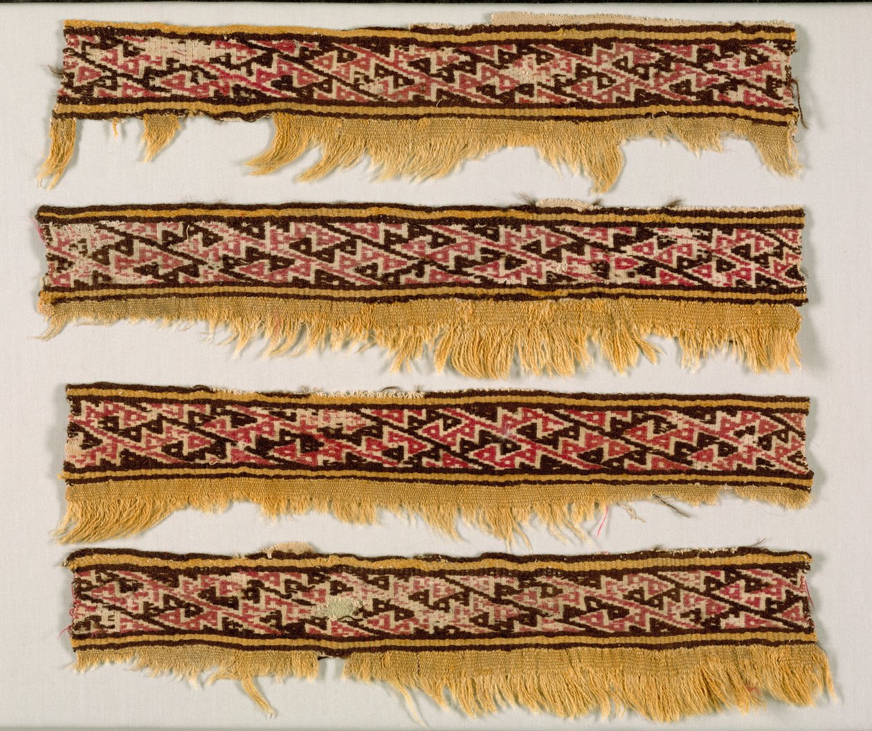 Quatre bandes de bordure, vers 1100-1400 - Unbekannt
