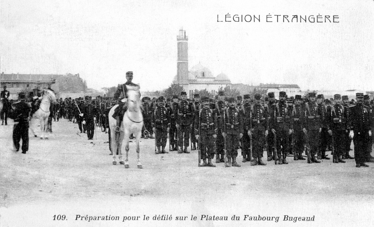 Légion étrangère française se préparant à marcher sur le plateau Faubourg Bugeaud, Algérie, 20e siècle - Unbekannt