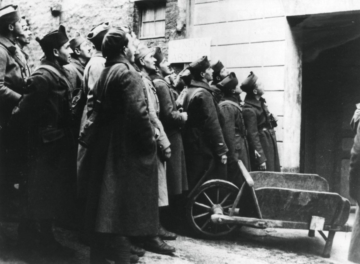 Soldats français dans un cinéma militaire, France - Unbekannt