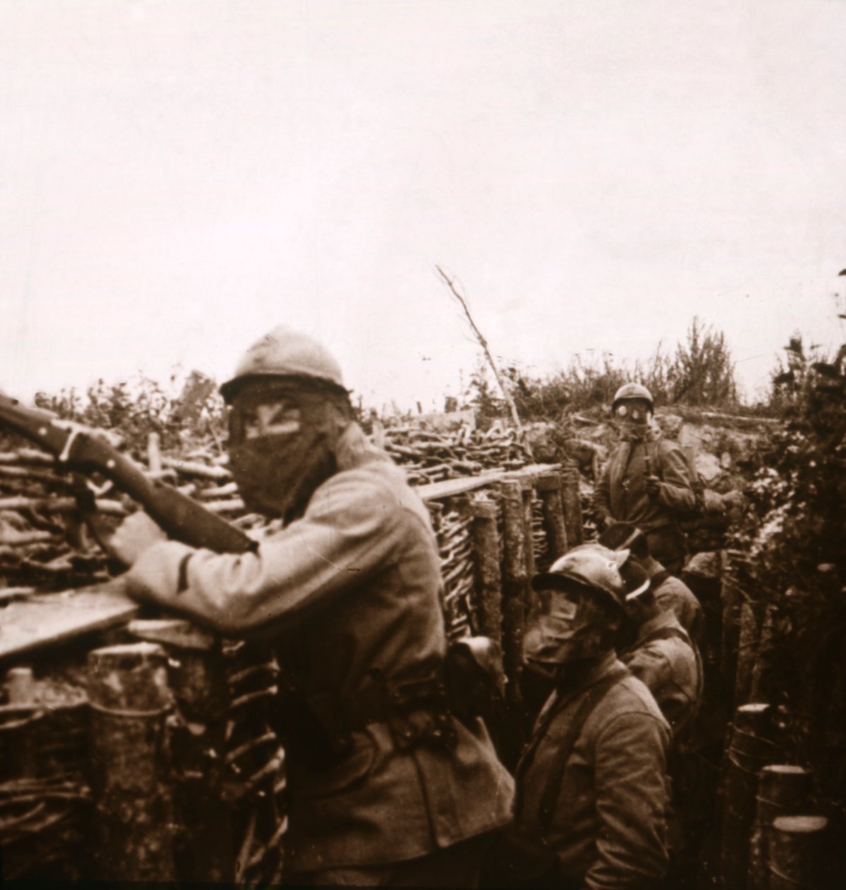 Alerte au gaz dans les tranchées, Champagne, nord de la France, 1916 - Unbekannt