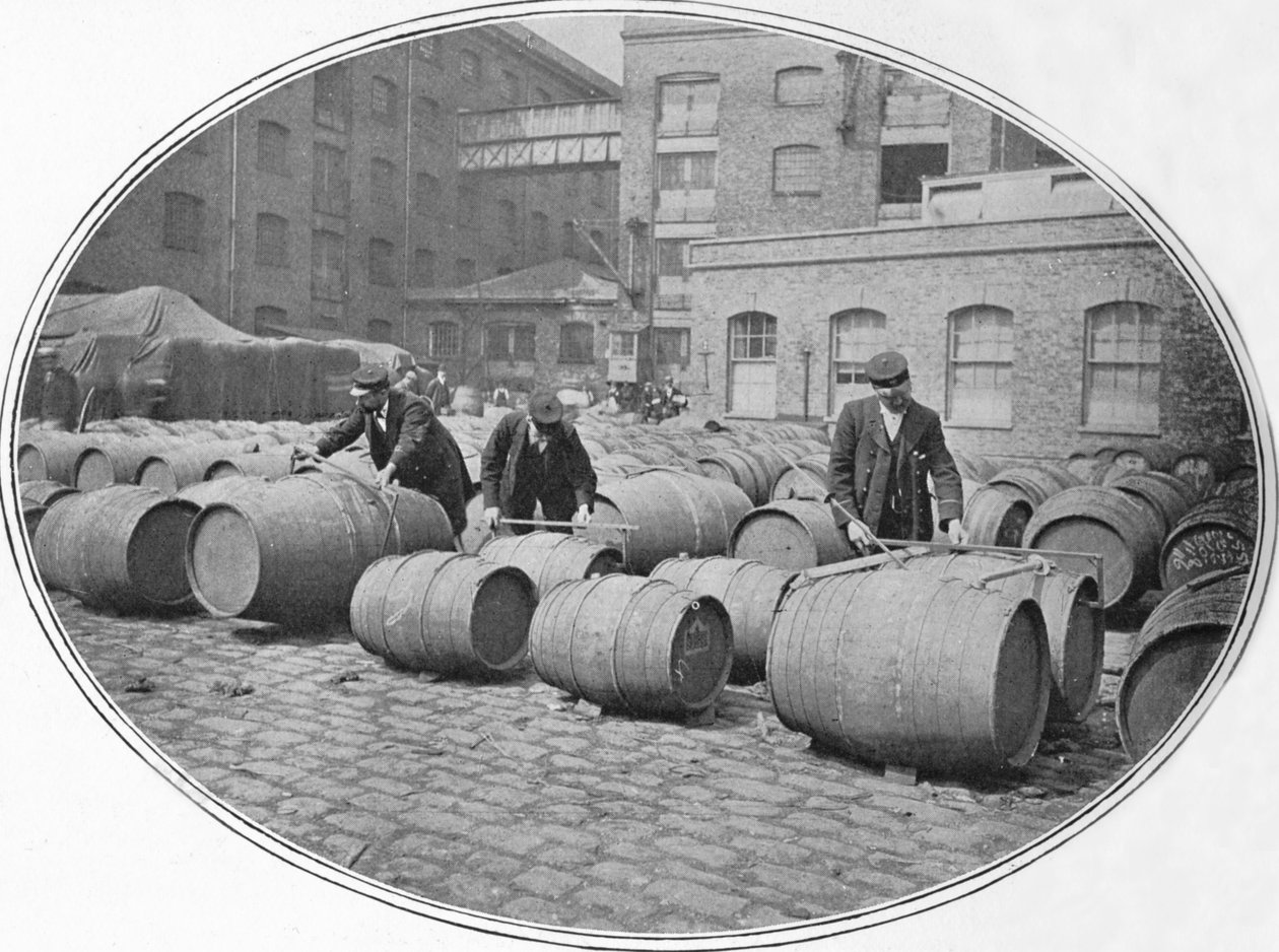Mesure des tonneaux de vin aux docks de Londres - Unbekannt