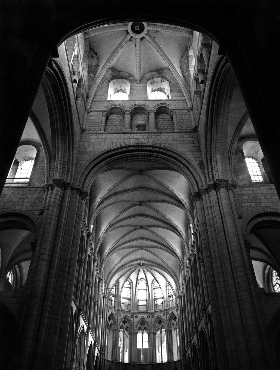 Art gothique : les voûtes de la nef et du chœur. Église Saint-Étienne, Caen (Calvados) - Unbekannt
