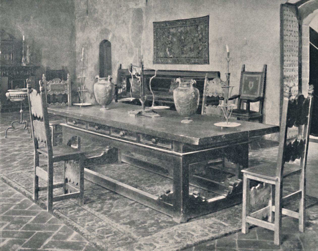 Intérieur, Palazzo Davanzati - Avec table du 15e siècle de la région de Parme ou Modène, 1928 - Unbekannt