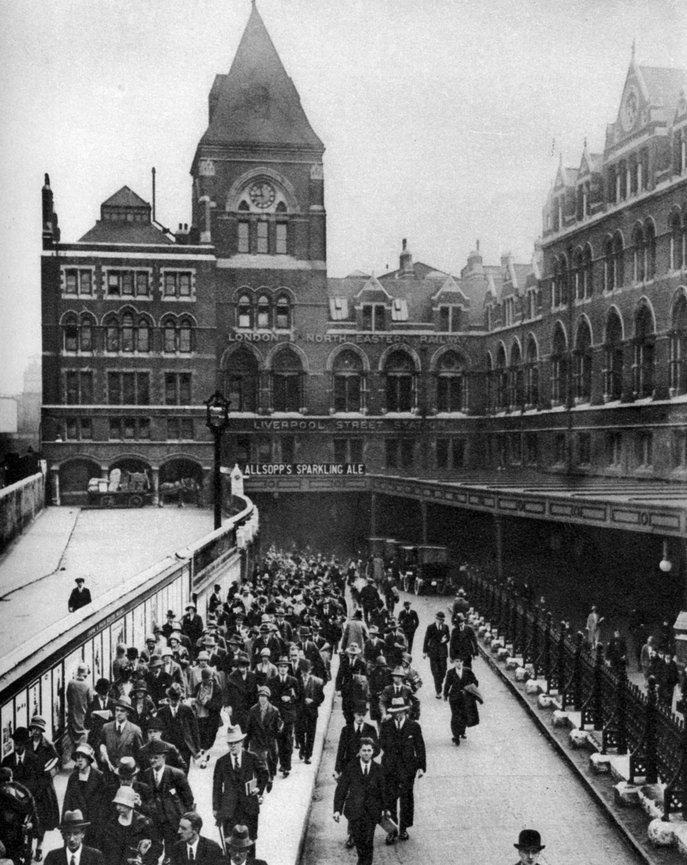 Gare de Liverpool Street à neuf heures du matin, Londres, 1926-1927 - Unbekannt