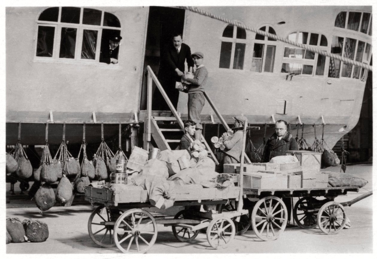 Chargement de provisions, Zeppelin LZ 127 Graf Zeppelin, 1933 - Unbekannt